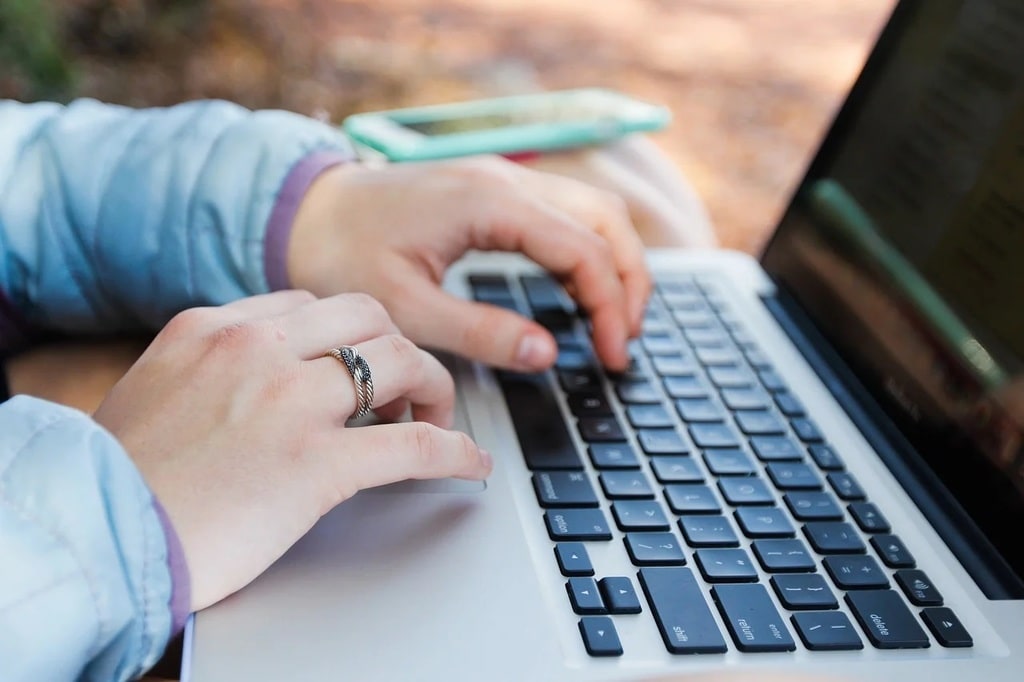 Top 5 des assistants IA pour automatiser vos tâches administratives